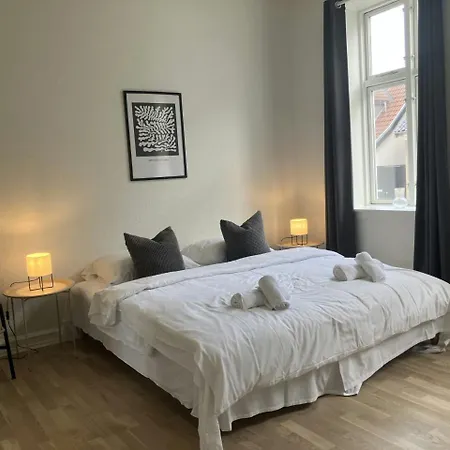 Lejlighed And Spacious For 4 *